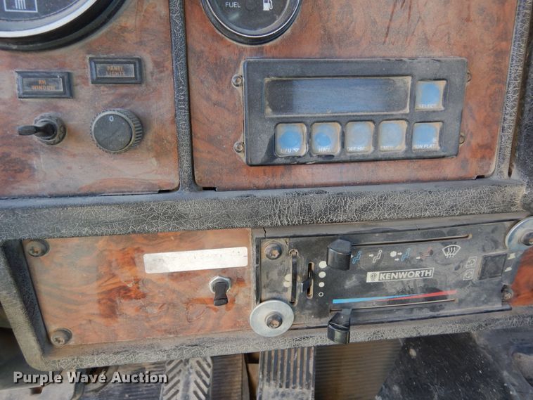 image for item DF8127 2001 Kenworth W900  ready mix truck