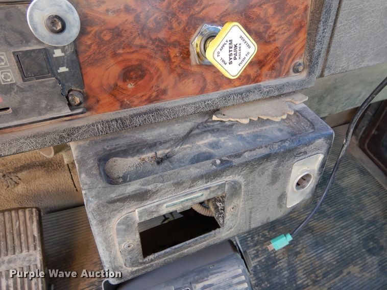 image for item DF8127 2001 Kenworth W900  ready mix truck