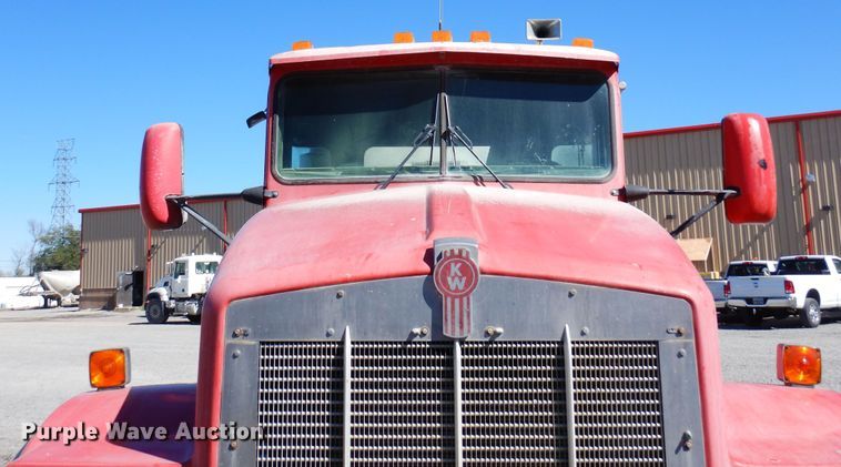 image for item DF8127 2001 Kenworth W900  ready mix truck