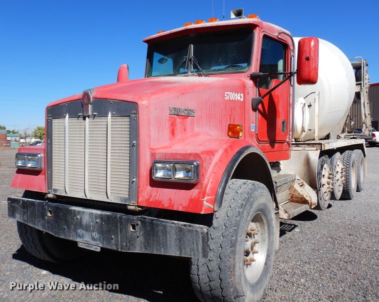 image for item DF8127 2001 Kenworth W900  ready mix truck