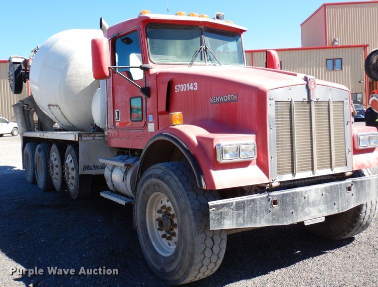 image for item DF8127 2001 Kenworth W900  ready mix truck