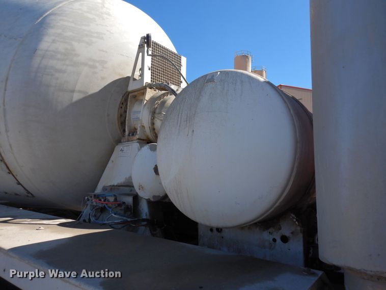 image for item DF8127 2001 Kenworth W900  ready mix truck