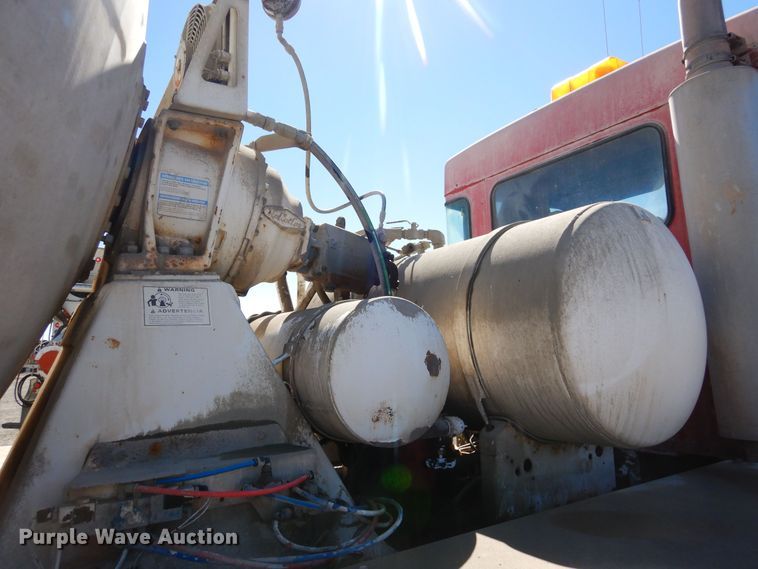 image for item DF8127 2001 Kenworth W900  ready mix truck