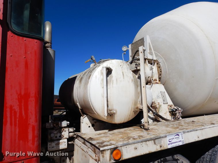 image for item DF8127 2001 Kenworth W900  ready mix truck