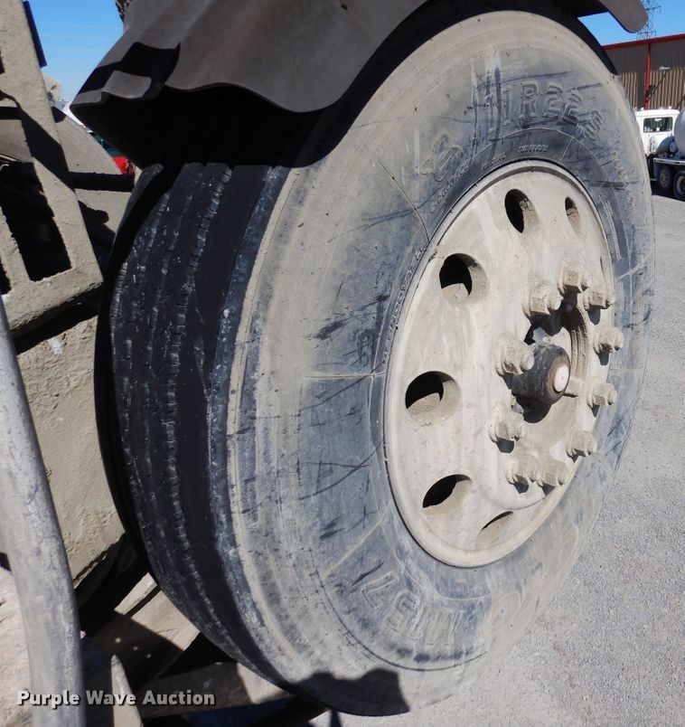 image for item DF8127 2001 Kenworth W900  ready mix truck