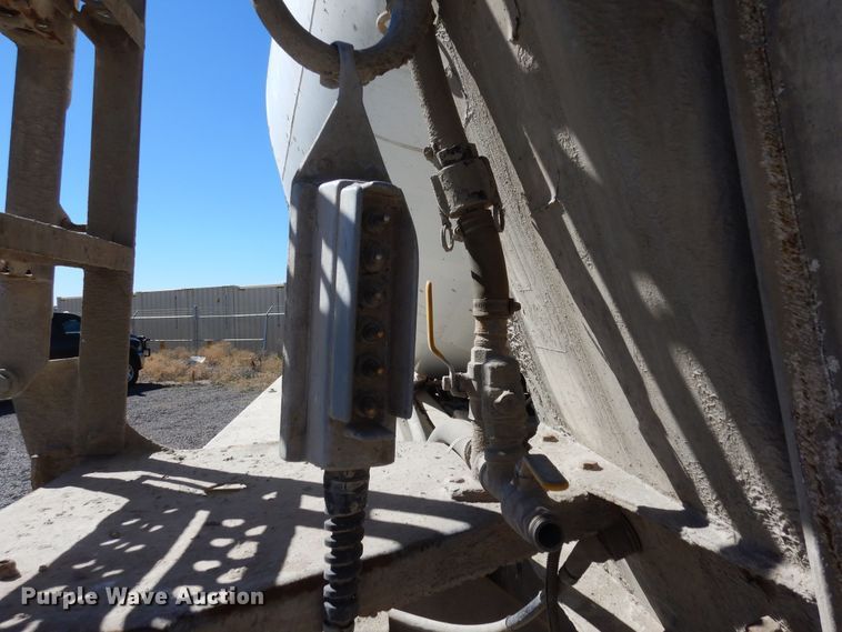 image for item DF8127 2001 Kenworth W900  ready mix truck