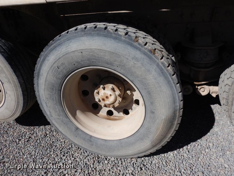 image for item DF8127 2001 Kenworth W900  ready mix truck