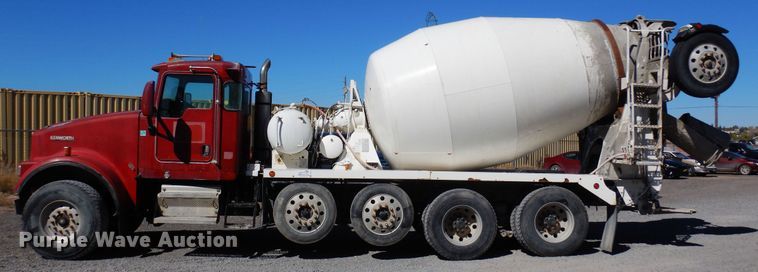 image for item DF8128 2003 Kenworth W900  ready mix truck