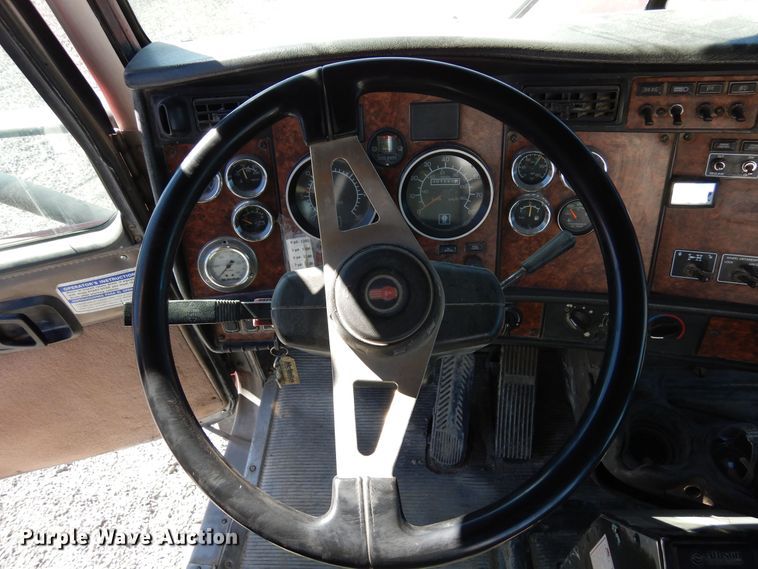 image for item DF8128 2003 Kenworth W900  ready mix truck