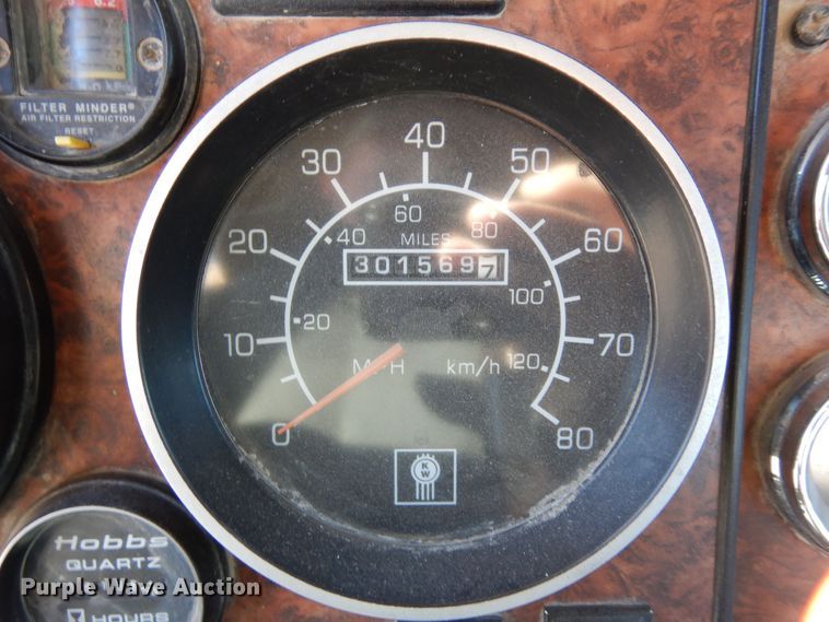 image for item DF8128 2003 Kenworth W900  ready mix truck