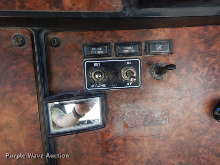 image for item DF8128 2003 Kenworth W900  ready mix truck