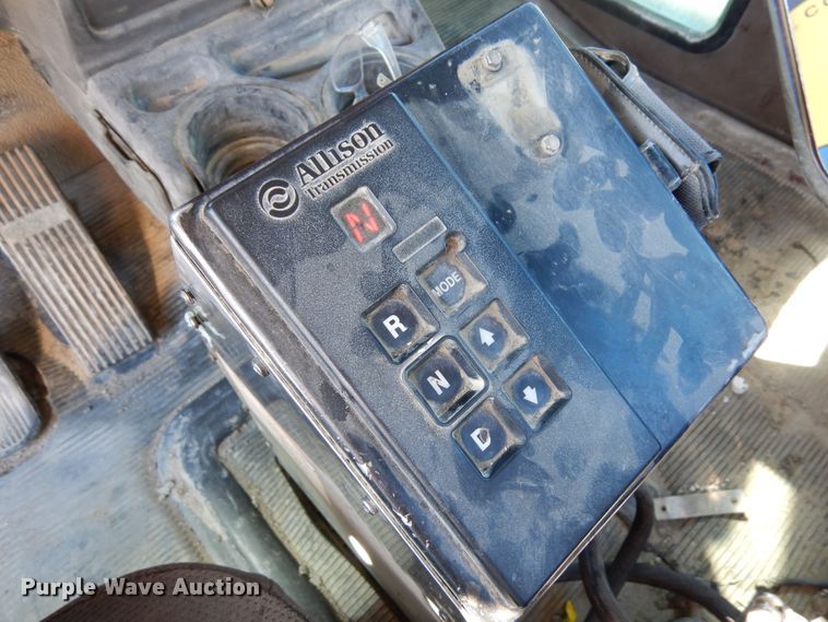 image for item DF8128 2003 Kenworth W900  ready mix truck