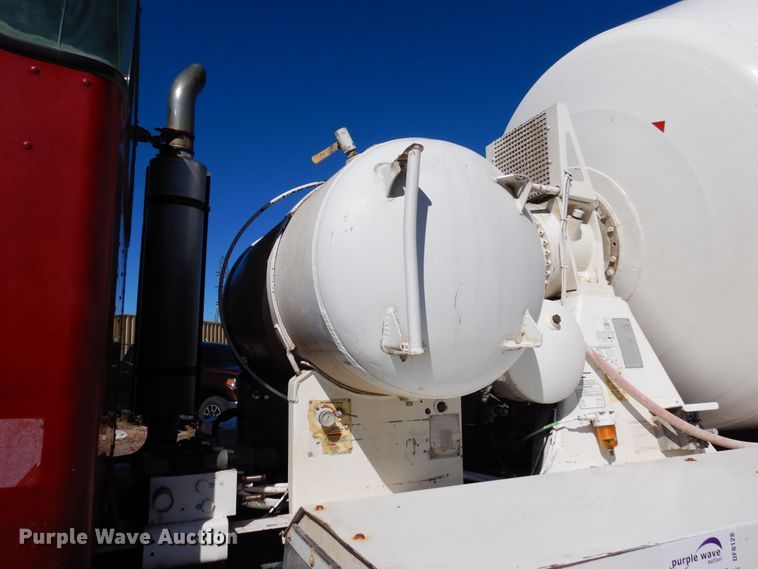 image for item DF8128 2003 Kenworth W900  ready mix truck