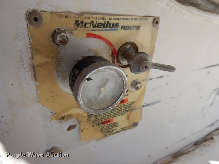 image for item DF8128 2003 Kenworth W900  ready mix truck