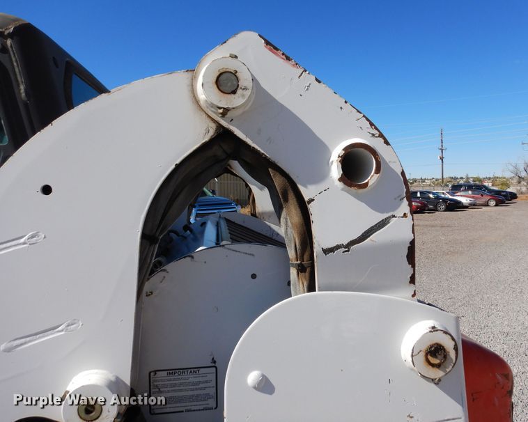 image for item DF8134 2010 Bobcat S175  skid steer loader