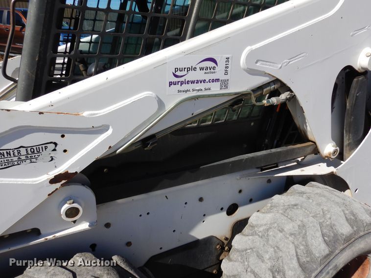 image for item DF8134 2010 Bobcat S175  skid steer loader