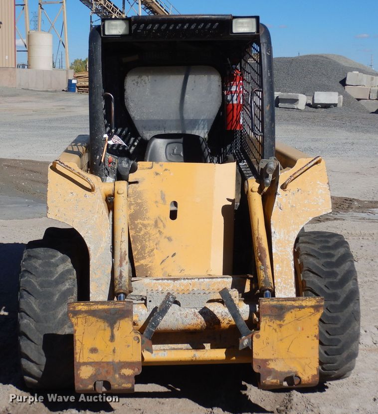 image for item DF8135 2009 John Deere 317  skid steer loader