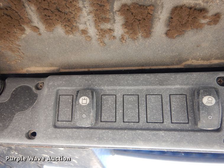 image for item DF8135 2009 John Deere 317  skid steer loader