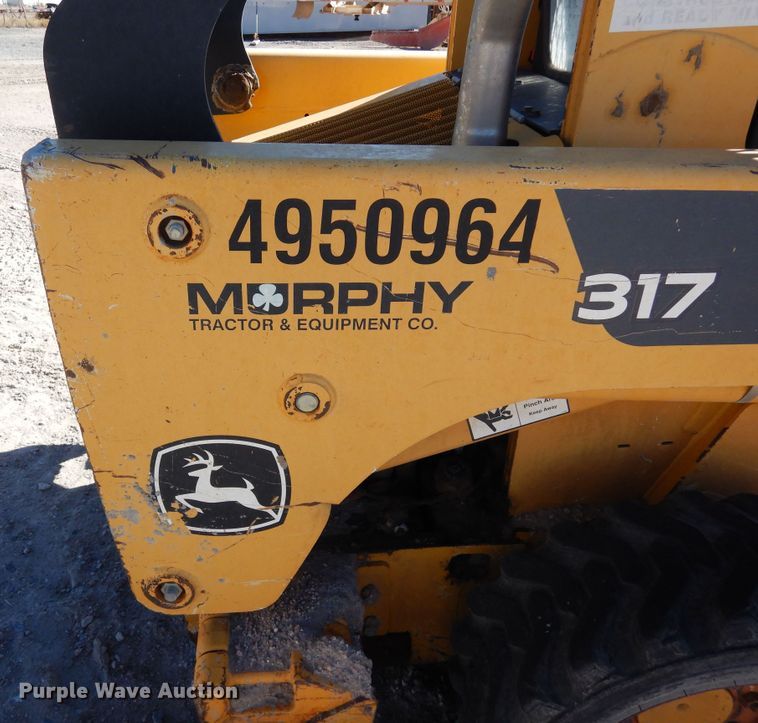 image for item DF8135 2009 John Deere 317  skid steer loader