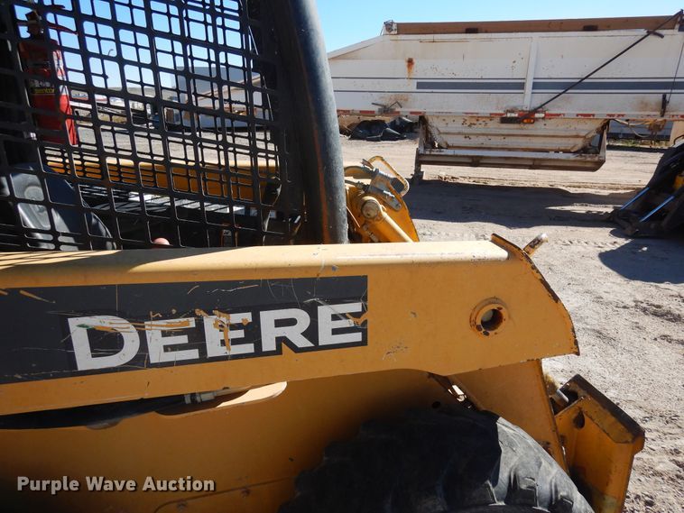 image for item DF8135 2009 John Deere 317  skid steer loader