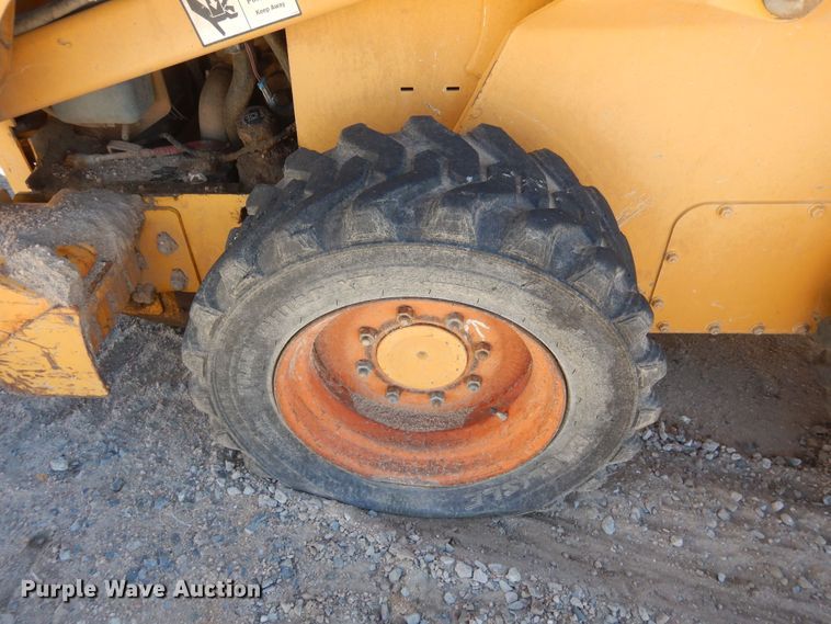 image for item DF8135 2009 John Deere 317  skid steer loader