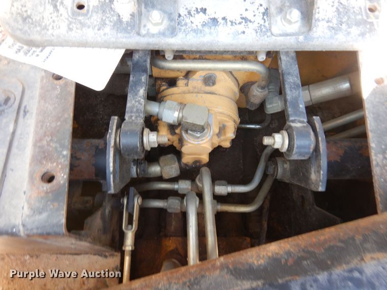 image for item DF8136 1995 John Deere 7775  skid steer loader