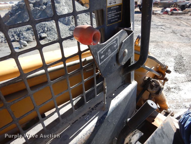 image for item DF8136 1995 John Deere 7775  skid steer loader