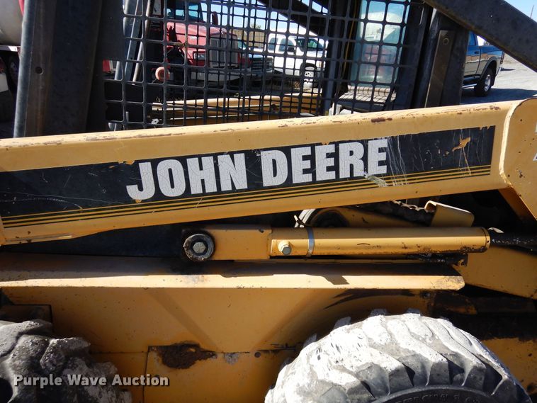 image for item DF8136 1995 John Deere 7775  skid steer loader