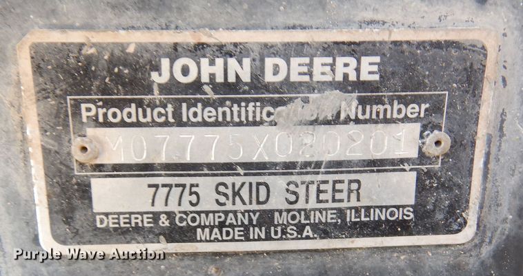 image for item DF8136 1995 John Deere 7775  skid steer loader