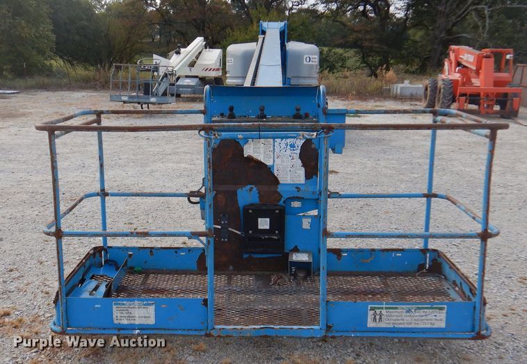 image for item DJ3863 2002 Genie S-85  boom lift