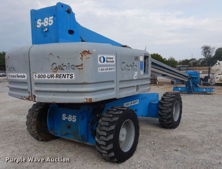 image for item DJ3863 2002 Genie S-85  boom lift