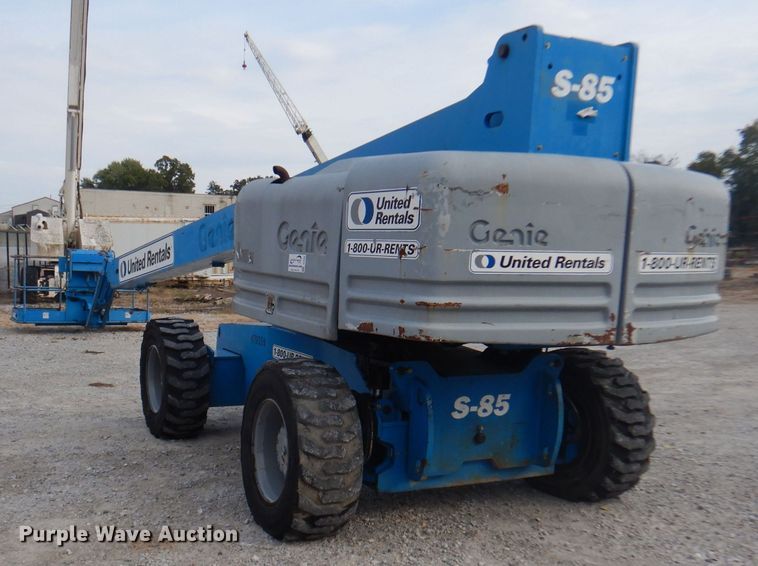 image for item DJ3863 2002 Genie S-85  boom lift