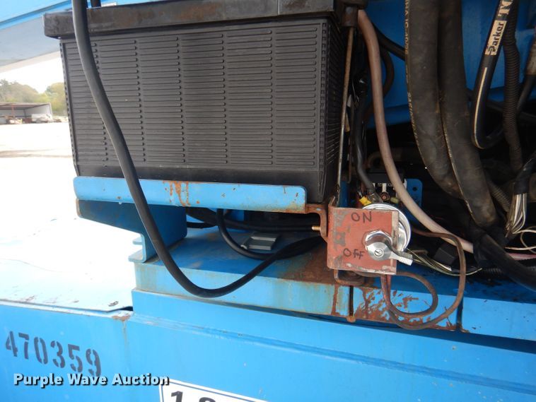 image for item DJ3863 2002 Genie S-85  boom lift