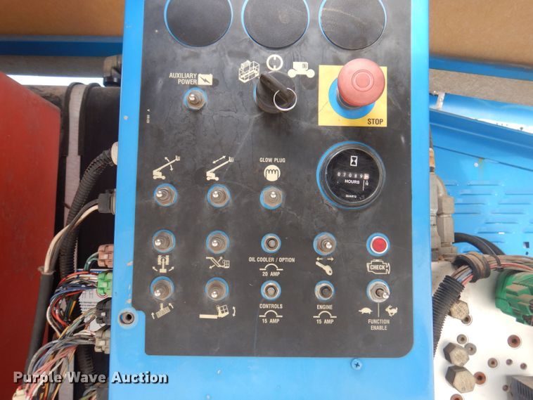 image for item DJ3863 2002 Genie S-85  boom lift