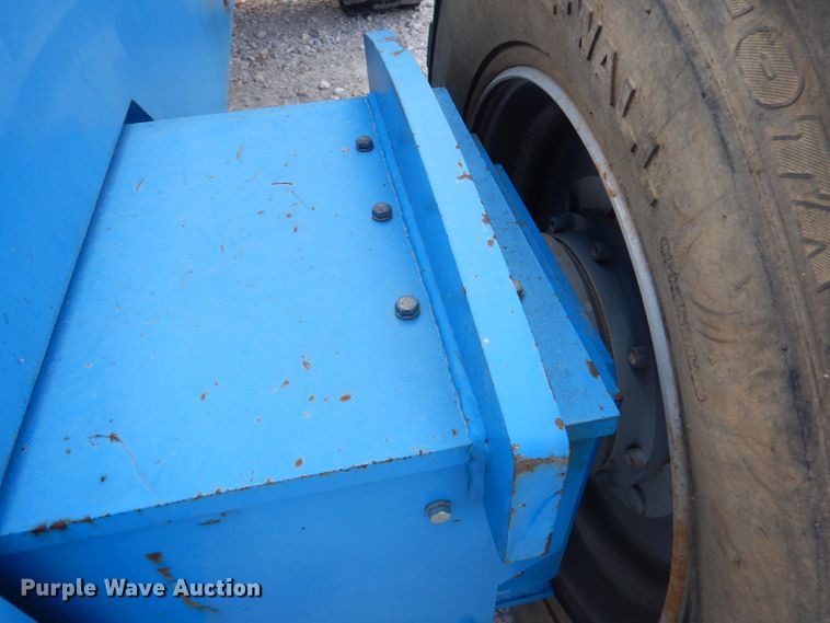 image for item DJ3863 2002 Genie S-85  boom lift