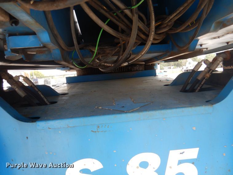 image for item DJ3863 2002 Genie S-85  boom lift