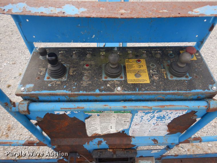 image for item DJ3863 2002 Genie S-85  boom lift