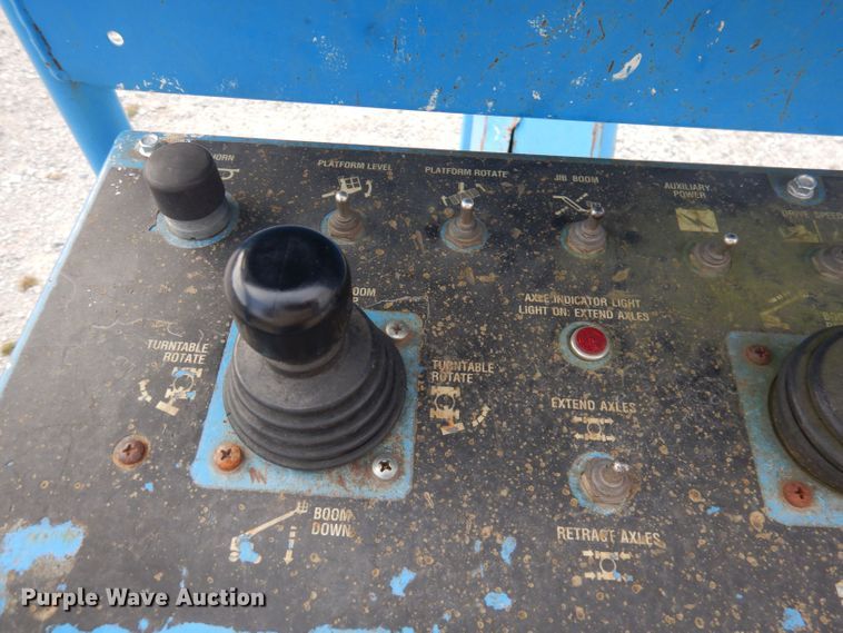 image for item DJ3863 2002 Genie S-85  boom lift