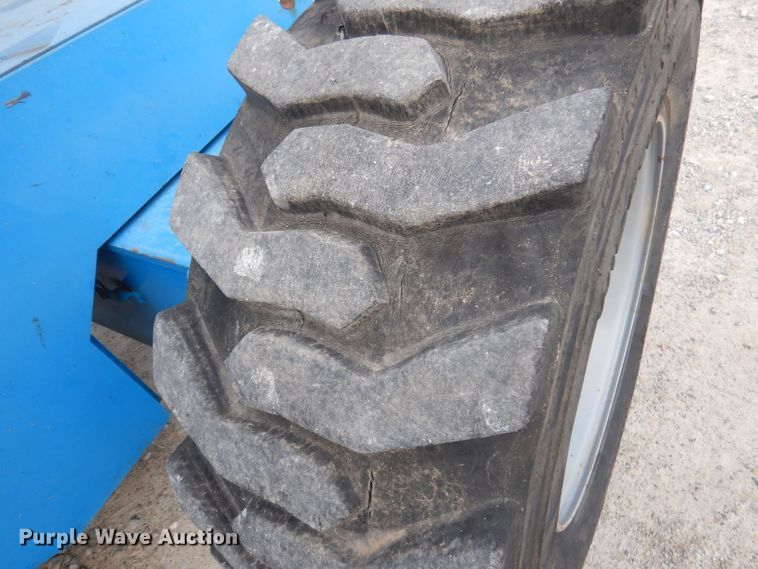 image for item DJ3863 2002 Genie S-85  boom lift