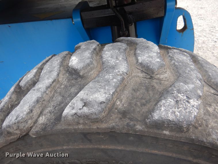 image for item DJ3863 2002 Genie S-85  boom lift