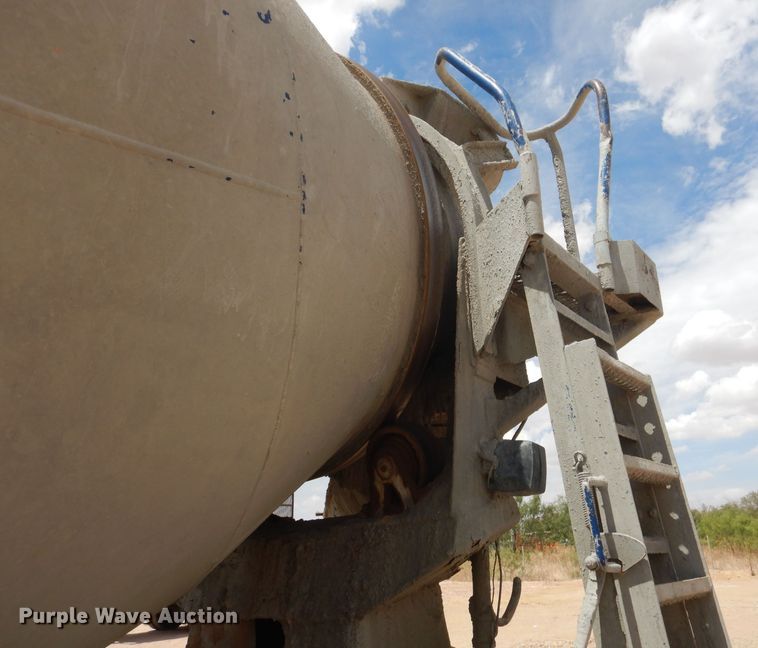 image for item DJ8984 1987 Peterbilt 357  ready mix truck