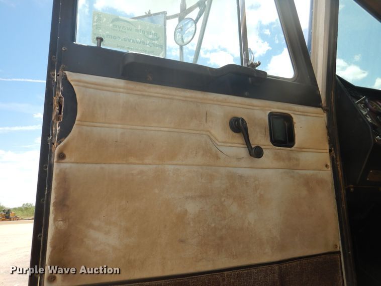 image for item DJ8984 1987 Peterbilt 357  ready mix truck