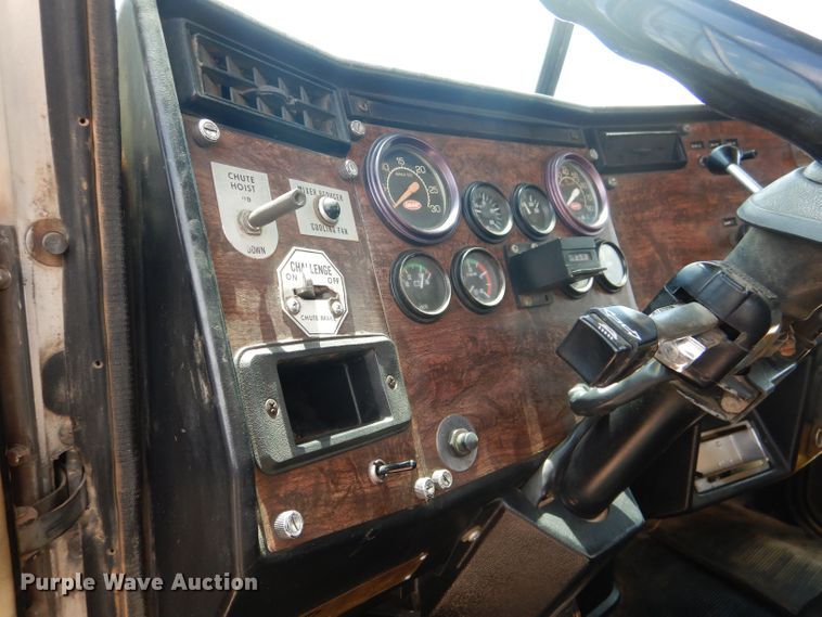 image for item DJ8984 1987 Peterbilt 357  ready mix truck