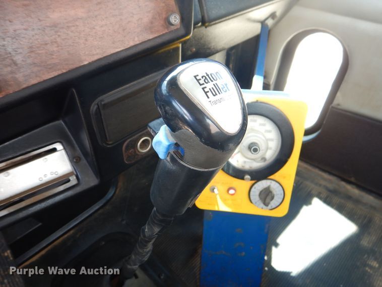 image for item DJ8984 1987 Peterbilt 357  ready mix truck