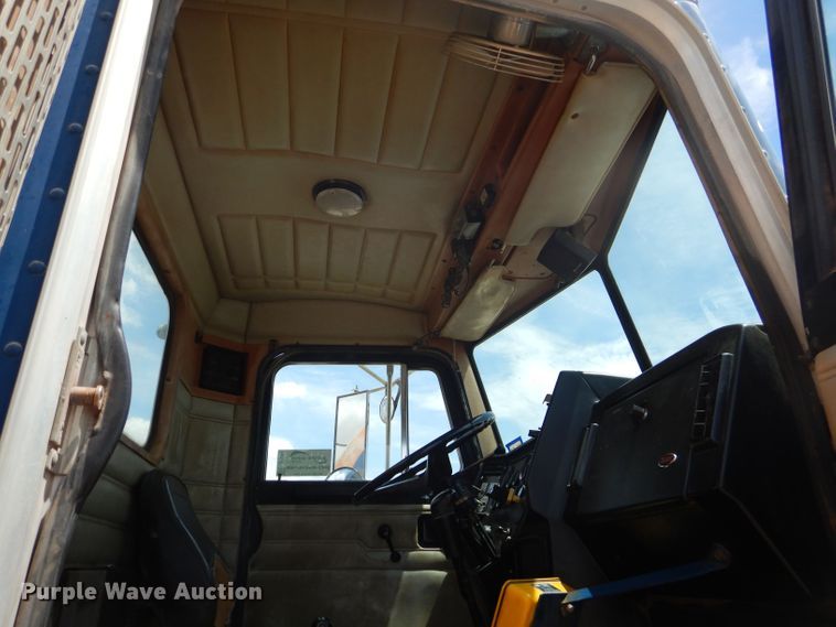 image for item DJ8984 1987 Peterbilt 357  ready mix truck