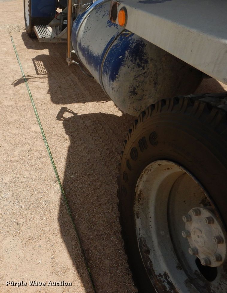 image for item DJ8984 1987 Peterbilt 357  ready mix truck