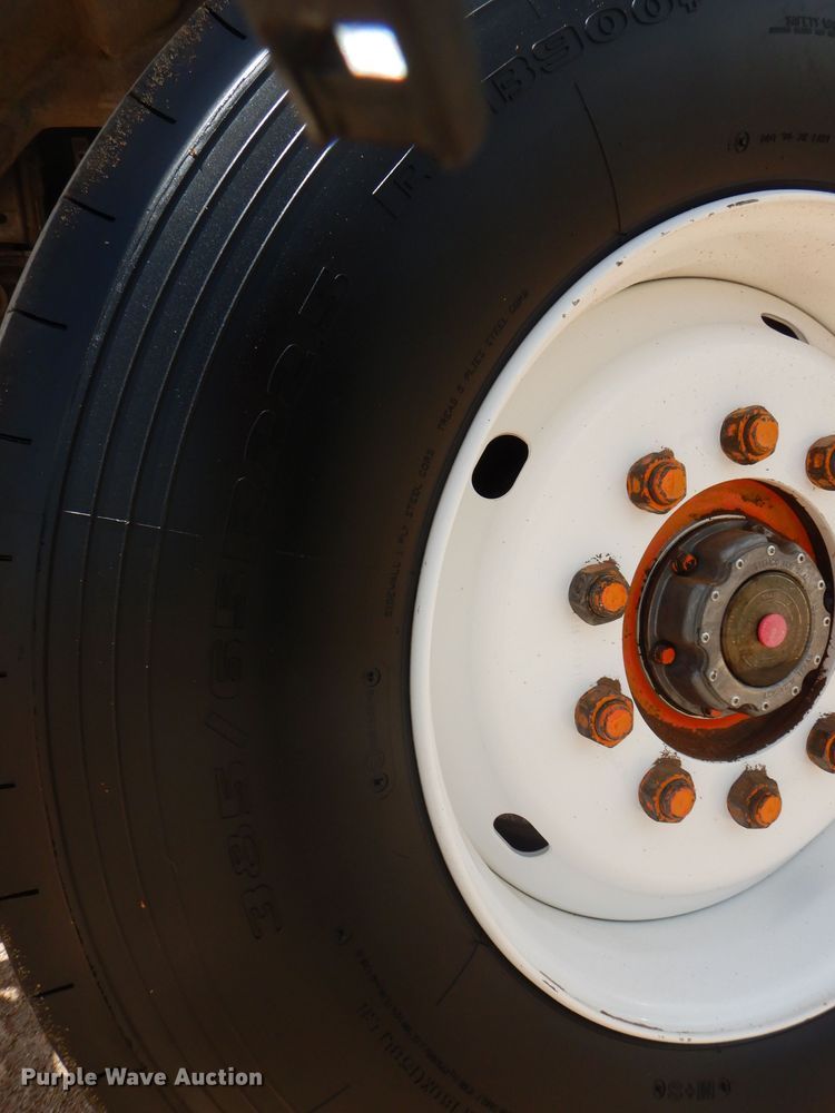 image for item DJ8984 1987 Peterbilt 357  ready mix truck