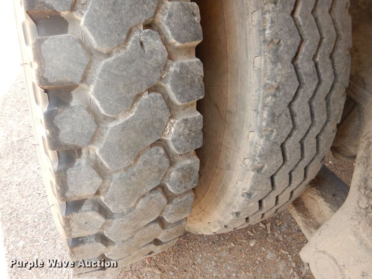 image for item DJ8984 1987 Peterbilt 357  ready mix truck