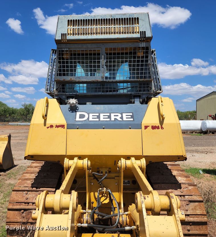image for item DJ8992 2006 John Deere 750J  dozer