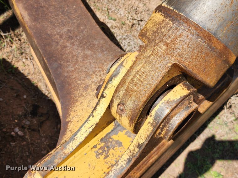 image for item DJ8992 2006 John Deere 750J  dozer